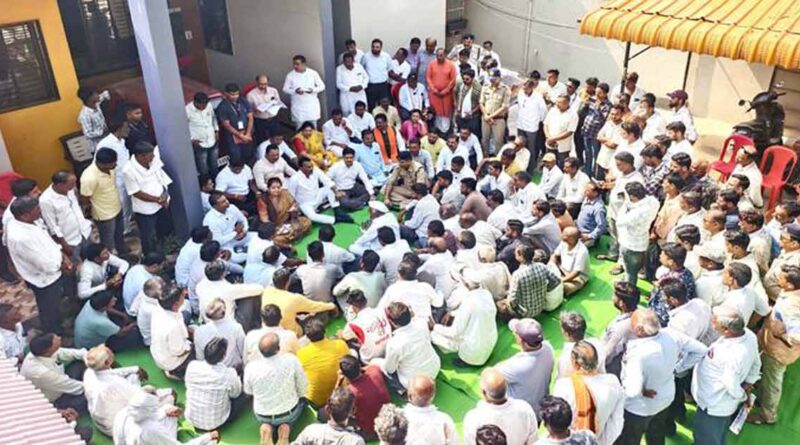बुरहानपुर: प्राकृतिक आपदा प्रभावित किसानों के बीच पहुंचे प्रभारी मंत्री श्री सिलावट