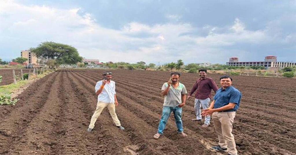 उज्जैन: रेज्ड बेड पद्धति से सोयाबीन बुवाई का कार्य प्रारंभ