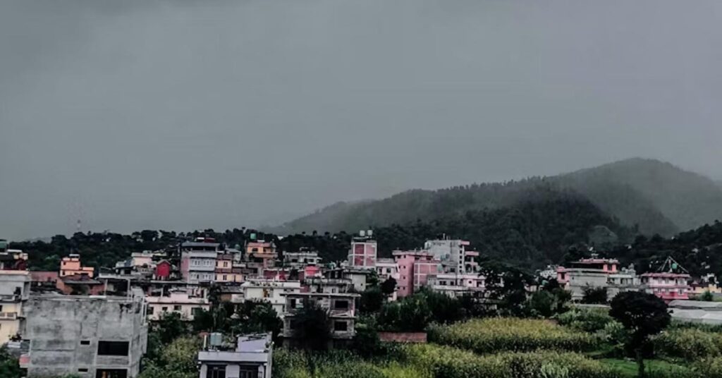 IMD Alert: पूर्वोत्तर भारत में भारी बारिश, राजस्थान-दिल्ली में आंधी का अलर्ट; जानें अपने राज्य का मौसम