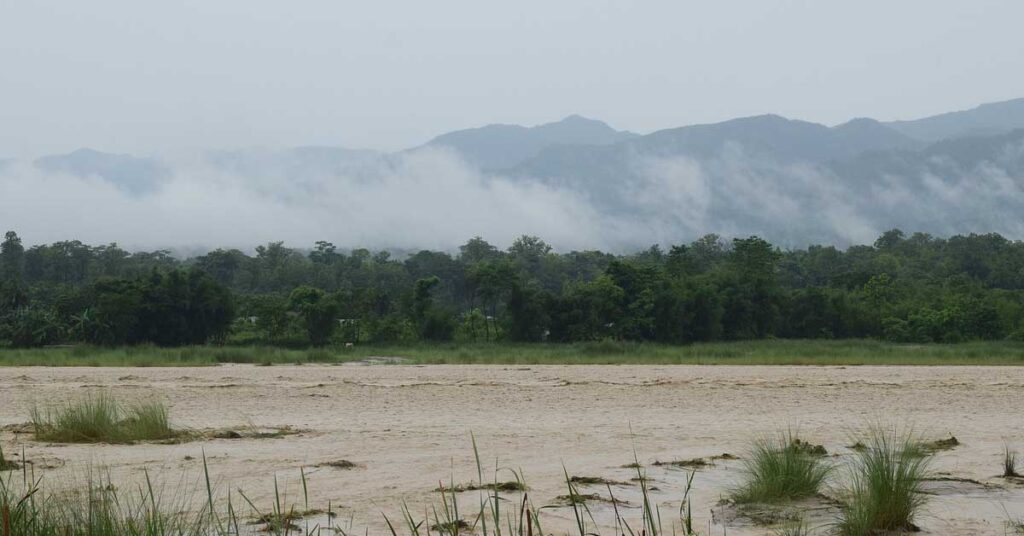 MP Weather Update: भोपाल-इंदौर समेत कई क्षेत्रों में बारिश, जबलपुर-सागर में तेज आंधी का अलर्ट; मानसून ने बढ़ाई रफ्तार