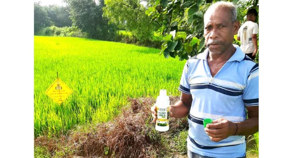 रायपुर : नैनो उर्वरक के उपयोग से धान उत्पादन में हुई वृद्धि, लागत में आई कमी - किसान निरंजन