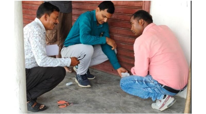 रायगढ़ में खाद की कालाबाजारी का पर्दाफाश, 750 की बोरी 1800 रुपये में बेचते पकड़े गए व्यापारी; 74 बोरी जब्त