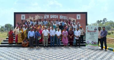 रायपुर: खेत बचाओ अभियान के तहत एनआईबीएसएम ने किसानों को सिखाई हरी खाद तकनीक, टिकाऊ खेती पर दिया जोर