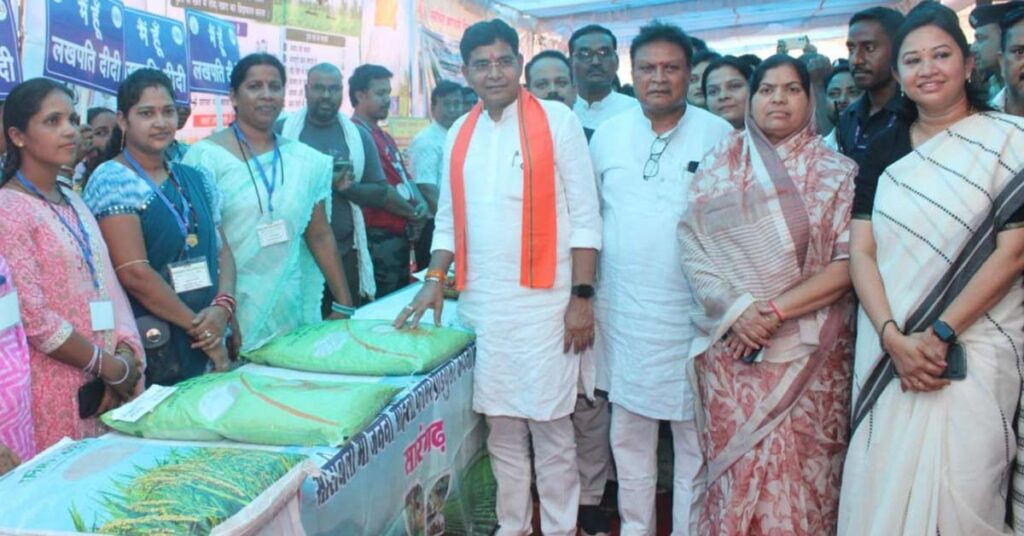 रासायनिक खाद से बढ़ रही बीमारियां, जैविक खेती ही समाधान: राजस्व मंत्री टंकराम वर्मा
