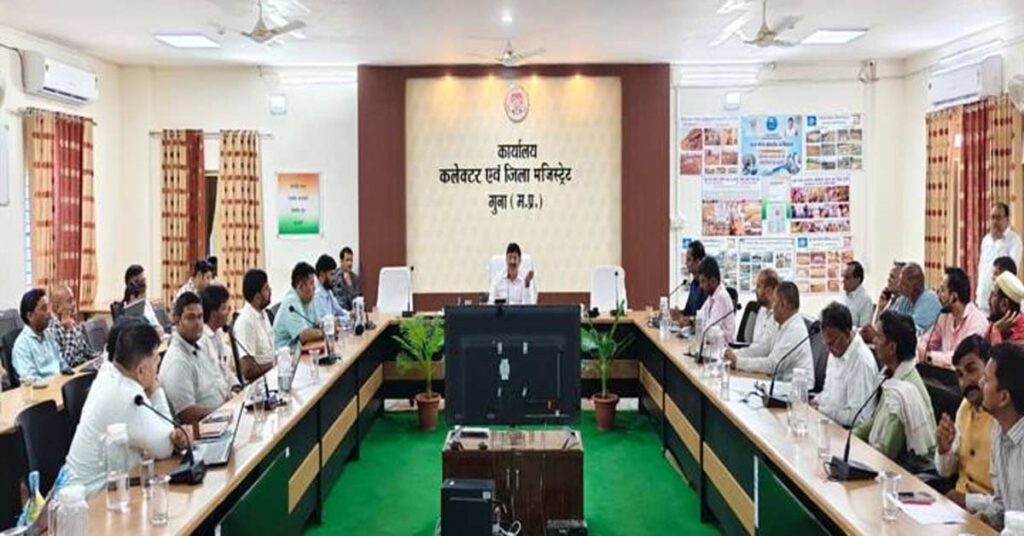 गुना को फ्लोरीकल्चर हब बनाने की कवायद शुरू, गुलाब खेती से किसानों की आय बढ़ाने का रोडमैप तैयार