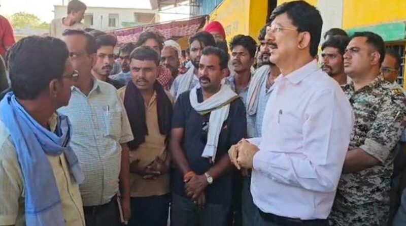 खाद वितरण केंद्र का गुना कलेक्टर ने किया निरीक्षण, किसानों से लिया फीडबैक; बढ़ेंगे वितरण केंद्र