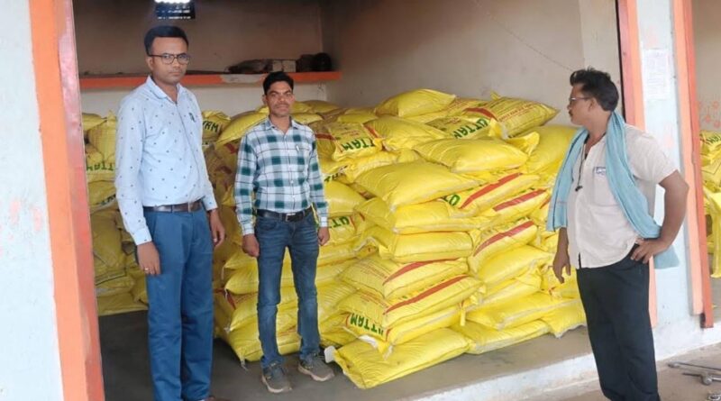 रायपुर: बेमेतरा में अवैध उर्वरक भंडारण पर बड़ी कार्रवाई, 585 बोरी जब्त कर गोदाम सील