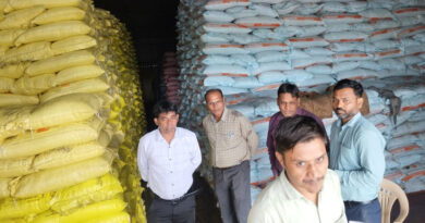 छिंदवाड़ा के उप संचालक कृषि ने किया डबल लॉक केंद्र बिछुआ एवं प्राकृतिक खेती का निरीक्षण