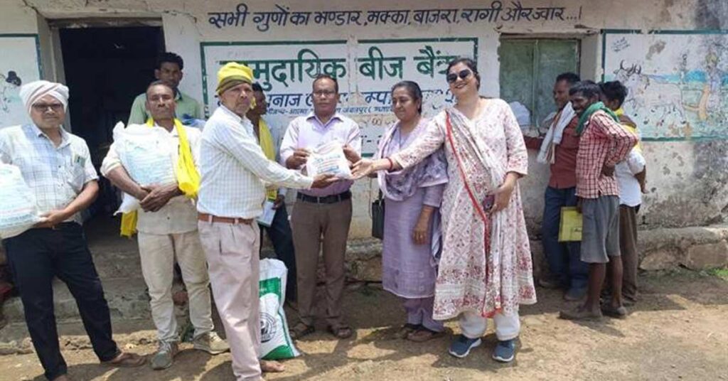 जबलपुर: विशेषज्ञ टीम ने प्राकृतिक खेती एवं कृषि योजनाओं के क्रियान्वयन का लिया जायजा