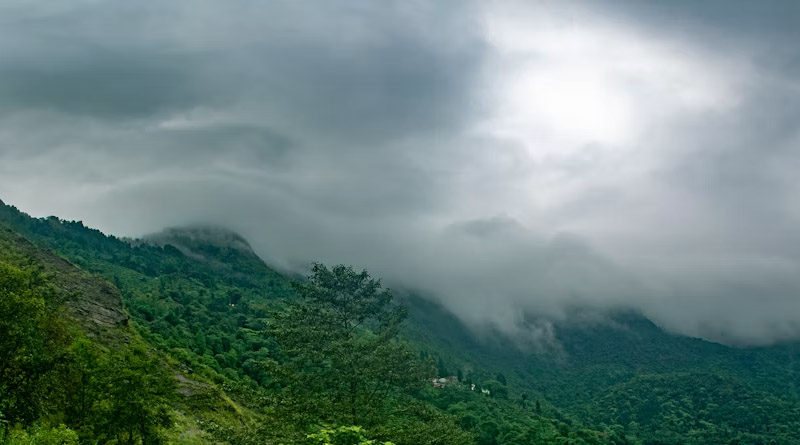IMD Weather Update: बंगाल की खाड़ी में लो प्रेशर सिस्टम एक्टिव, अगले 7 दिन पूर्वी-पूर्वोत्तर क्षेत्र में होगी भारी बारिश; दिल्ली समेत उत्तर भारत में फिलहाल राहत