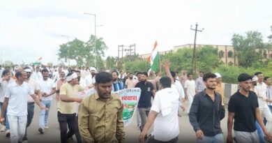 MP किसान आंदोलन: 100% मूंग खरीदी की मांग को लेकर किसानों का भोपाल कूच, पुलिस ने बैरिकेडिंग कर राजधानी से पहले मार्च रोका