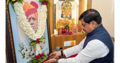 मुख्यमंत्री डॉ. मोहन यादव ने श्री बाबूलाल रघुवंशी को श्रद्धांजलि अर्पित की