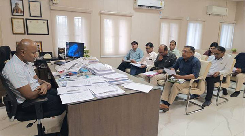 दुग्ध उत्पादन एवं उद्यानिकी का रकबा बढ़ाएं- कलेक्टर सीहोर