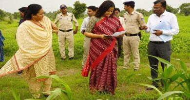 सिवनी: खेतों में पहुंचे कलेक्टर और विधायक, उन्नत खेती को दिया प्रोत्साहन