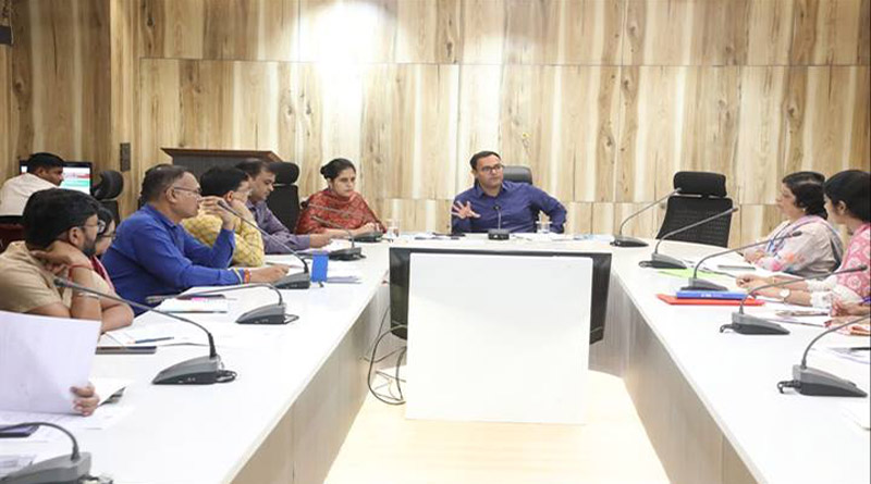 मखाना खेती के लिए तालाब चिन्हित कर किसानों को करें प्रोत्साहित- कलेक्टर कटनी