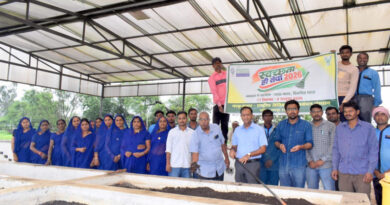 रायपुर: जैविक कचरे से बनेगी खाद, ग्रामीणों को कम्पोस्टिंग और वर्मी कम्पोस्टिंग की दी जानकारी