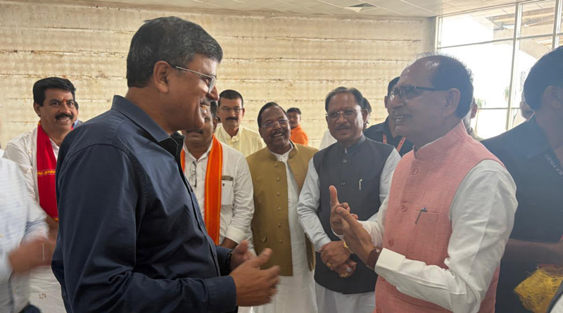 रायपुर पहुंचे शिवराज सिंह चौहान, ICAR-NIBSM निदेशक से की मुलाकात; कृषि अनुसंधान और तकनीकों पर चर्चा