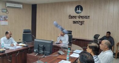 किसानों को खाद प्राप्त करने में कोई परेशानी न हो, टोकन से हो खाद का वितरण : कलेक्टर