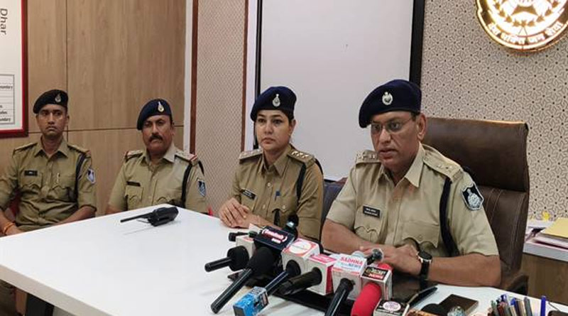 झाबुआ में कपास की फसल के बीच हो रही थी गांजे की खेती, पुलिस ने जब्त किए 9.42 करोड़ के पौधे