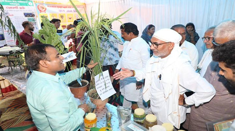 नर्मदापुरम में प्राकृतिक खेती कार्यशाला सह मेला, 700 से अधिक किसान हुए शामिल; नई कृषि तकनीकों की मिली जानकारी