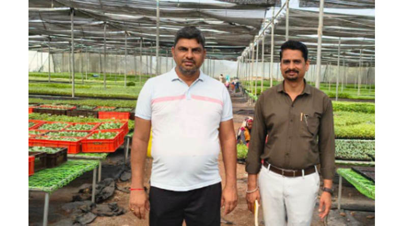 संरक्षित खेती से बदली किस्मत: मनावर के अनिल मुकाती बने 3 करोड़ टर्नओवर वाले सफल 'कृषि उद्यमी'