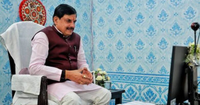 देवास में 'बलराम कृषि महोत्सव' का आयोजन: 11 प्रगतिशील किसान सम्मानित, प्राकृतिक खेती और कृषि यंत्रों की लगी प्रदर्शनी