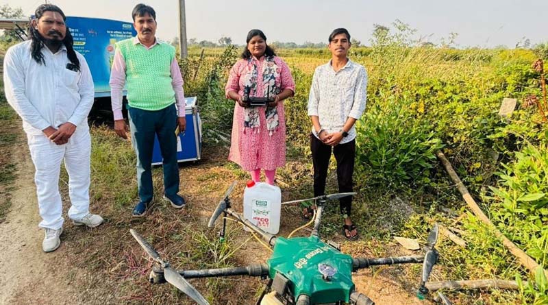 नमो ड्रोन दीदी योजना से बदली खेती की तस्वीर, गोदावरी साहू एक दिन में 20-25 एकड़ में कर रहीं छिड़काव