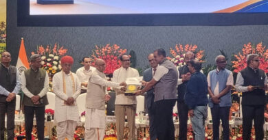 कृषि विकास उपलब्धि से पुरुस्कृत सीधी