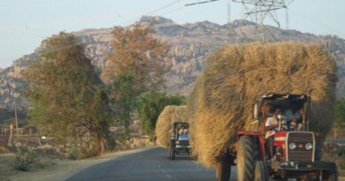 उमरिया : कस्टम हायरिंग सेंटर में कृषि यंत्रों की उपलब्धता
