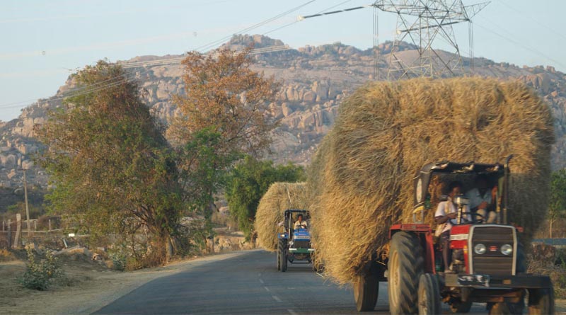 उमरिया : कस्टम हायरिंग सेंटर में कृषि यंत्रों की उपलब्धता